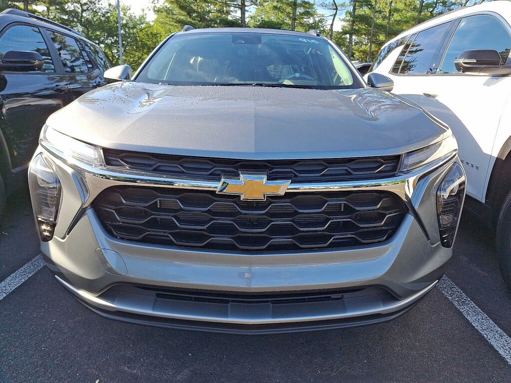 New 2025 Chevrolet Trax LT SUV