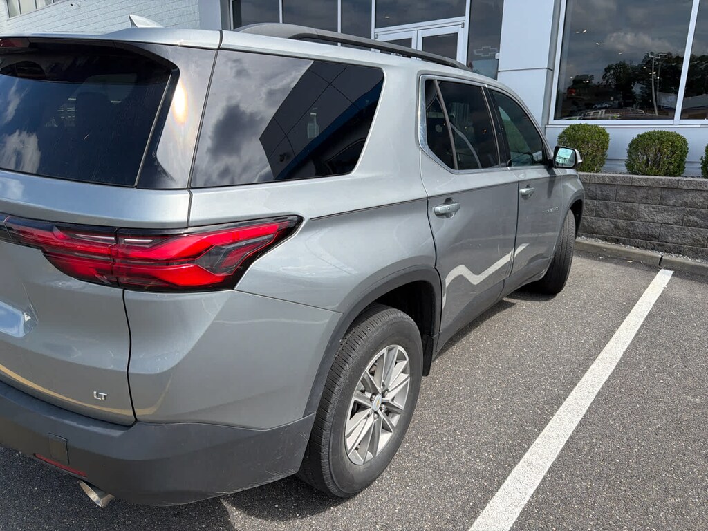 Certified 2023 Chevrolet Traverse LT Cloth w/1LT SUV