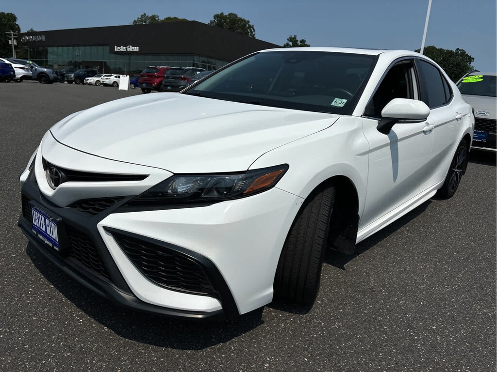 Used 2022 Toyota Camry SE Sedan