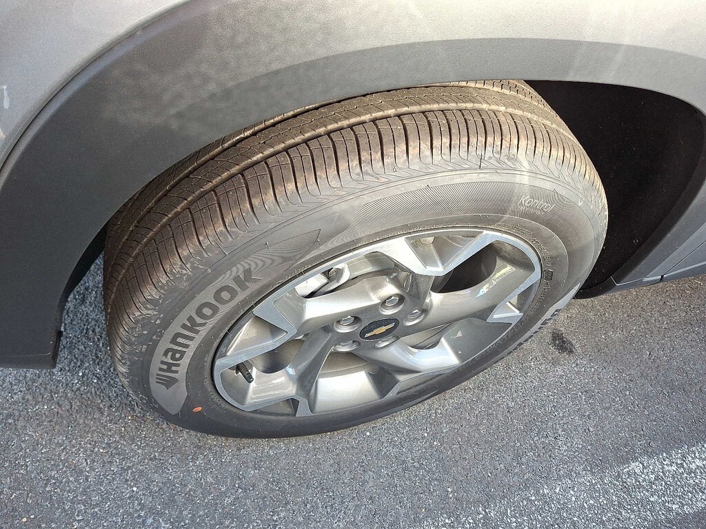 New 2025 Chevrolet Trax LT SUV