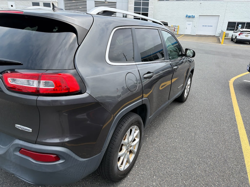 Used 2016 Jeep Cherokee Latitude 4x4 SUV