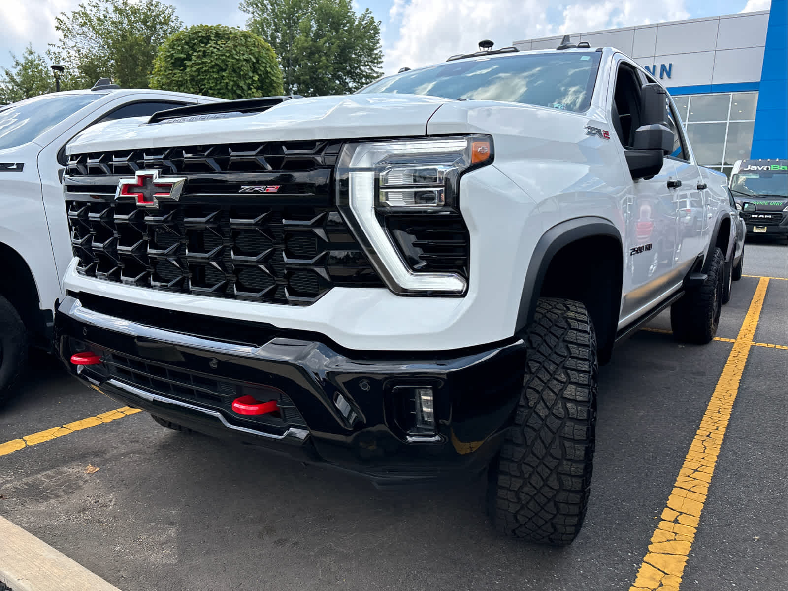 2025 Chevrolet Silverado 2500HD ZR2 photo 4