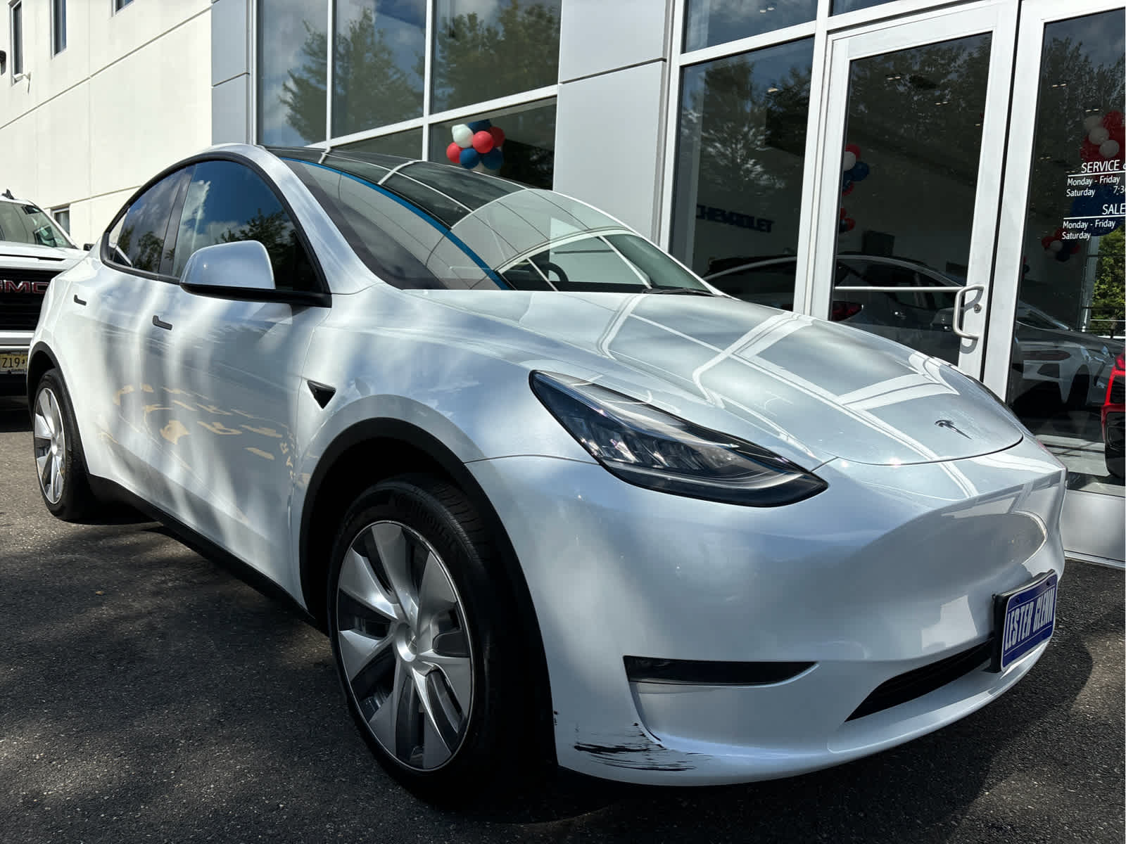 2023 Tesla Model Y Long Range photo 2