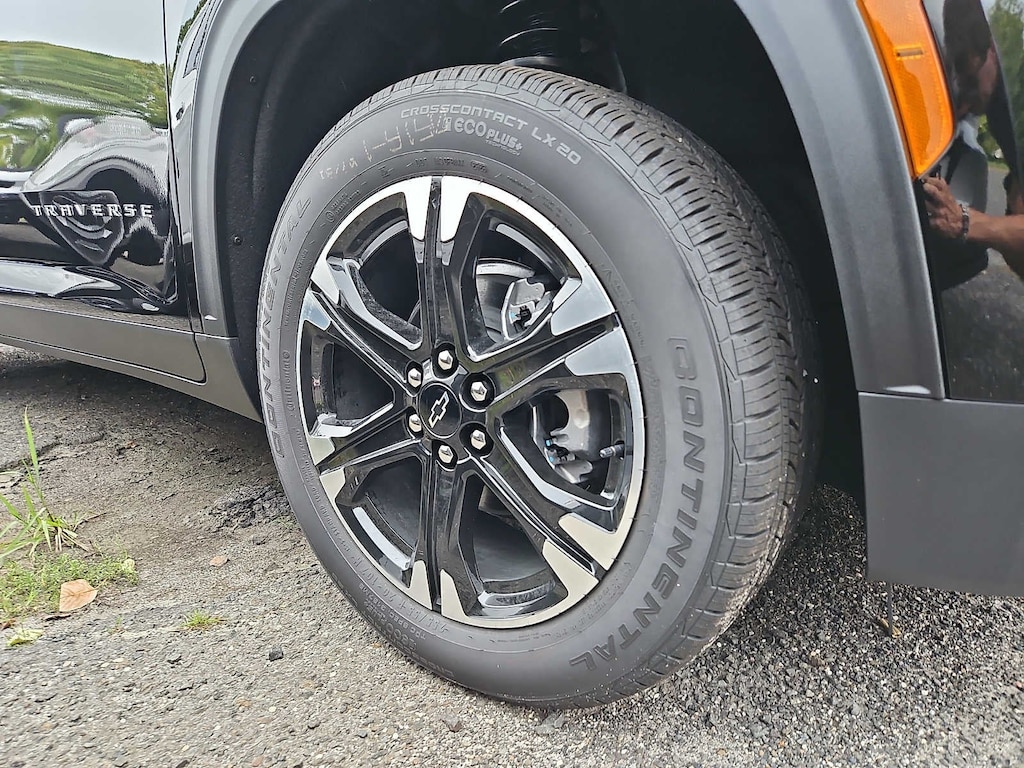 New 2027 Chevrolet Traverse LT SUV