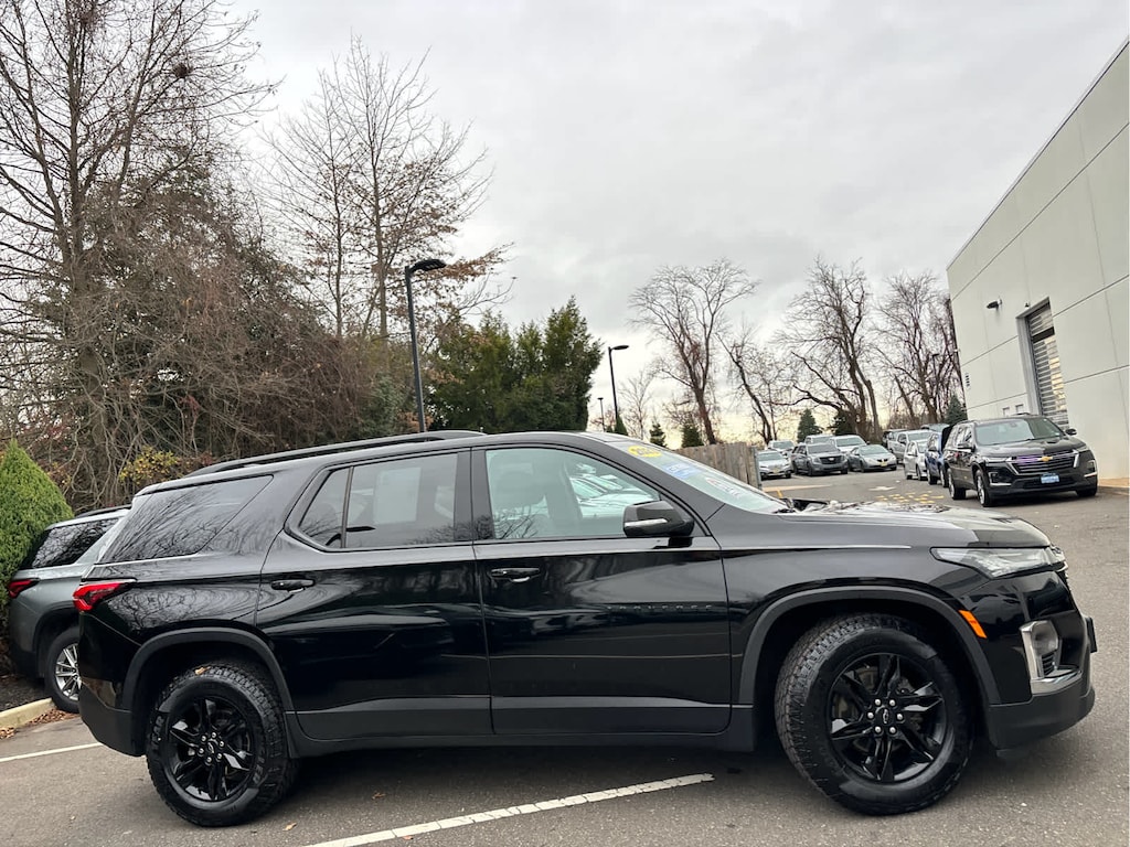 Certified 2023 Chevrolet Traverse LT Cloth AWD