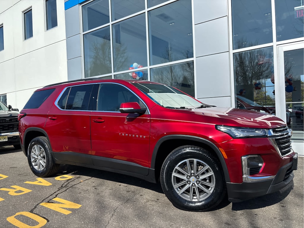 Certified 2023 Chevrolet Traverse LT Cloth AWD