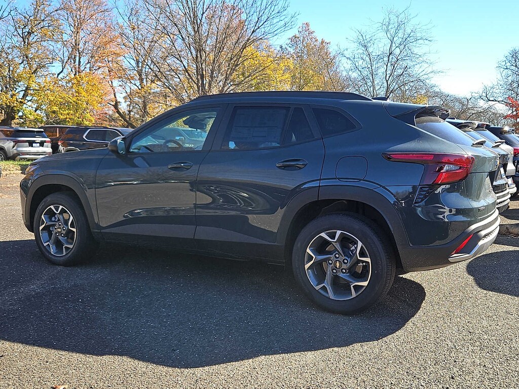 New 2026 Chevrolet Trax LT FWD
