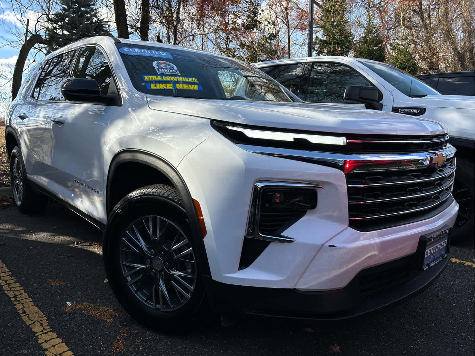 2025 Chevrolet Traverse photo 2