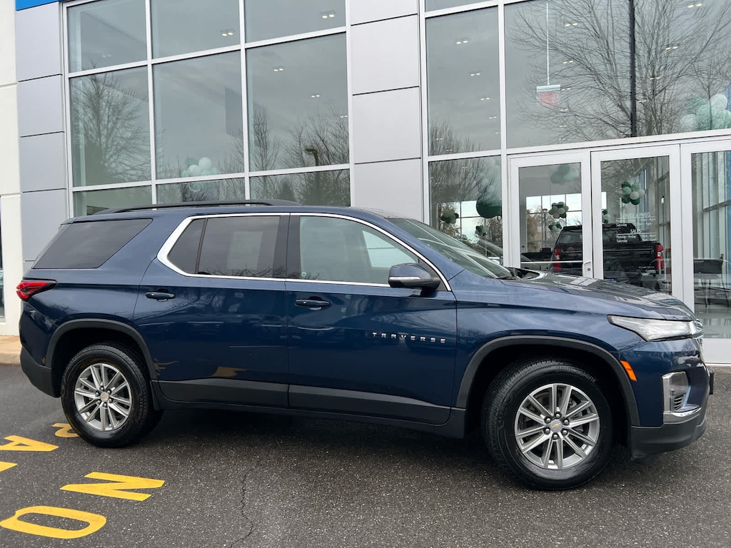 Certified 2023 Chevrolet Traverse LT Cloth AWD
