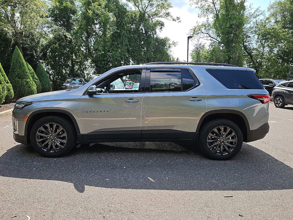 Used 2023 Chevrolet Traverse RS AWD