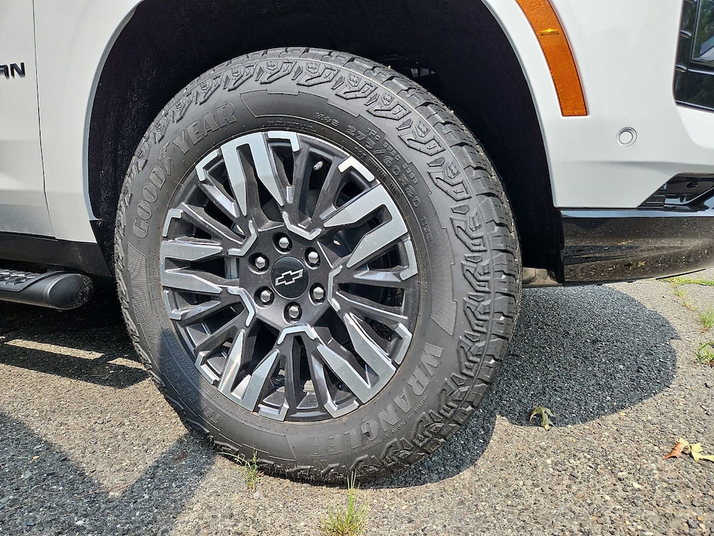 New 2026 Chevrolet Suburban Z71 SUV