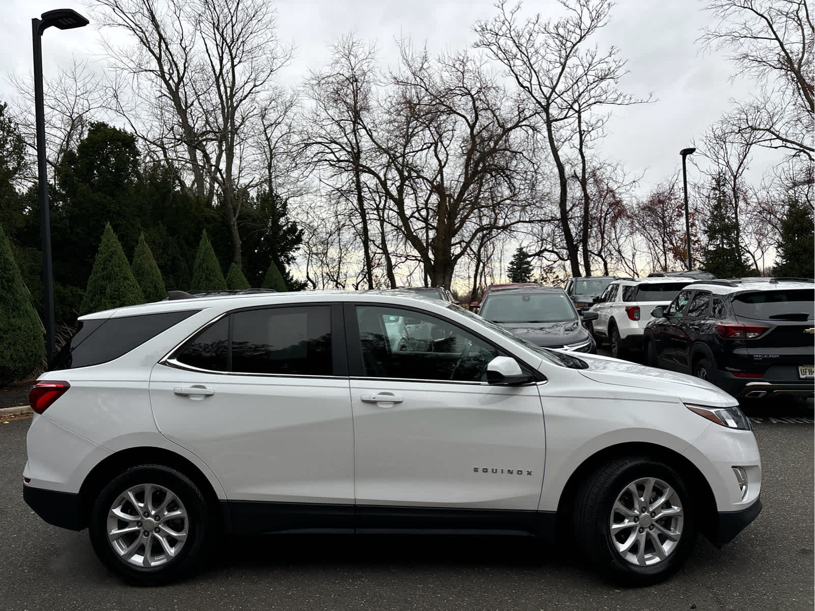 2021 Chevrolet Equinox LT photo 2