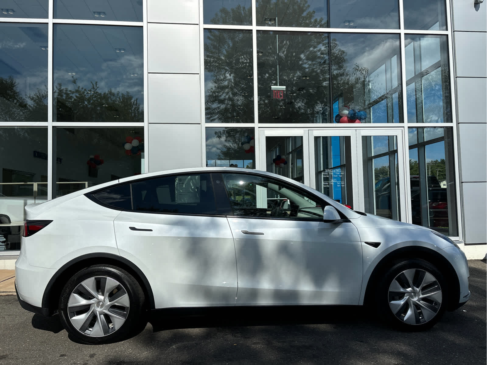 2023 Tesla Model Y Long Range photo 3
