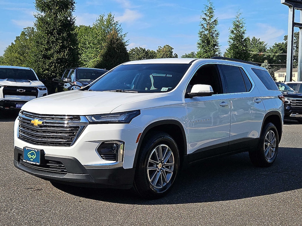 Used 2023 Chevrolet Traverse LT Cloth AWD