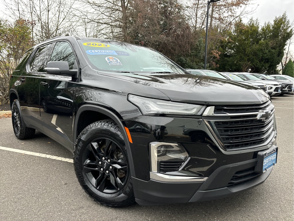 Certified 2023 Chevrolet Traverse LT Cloth AWD
