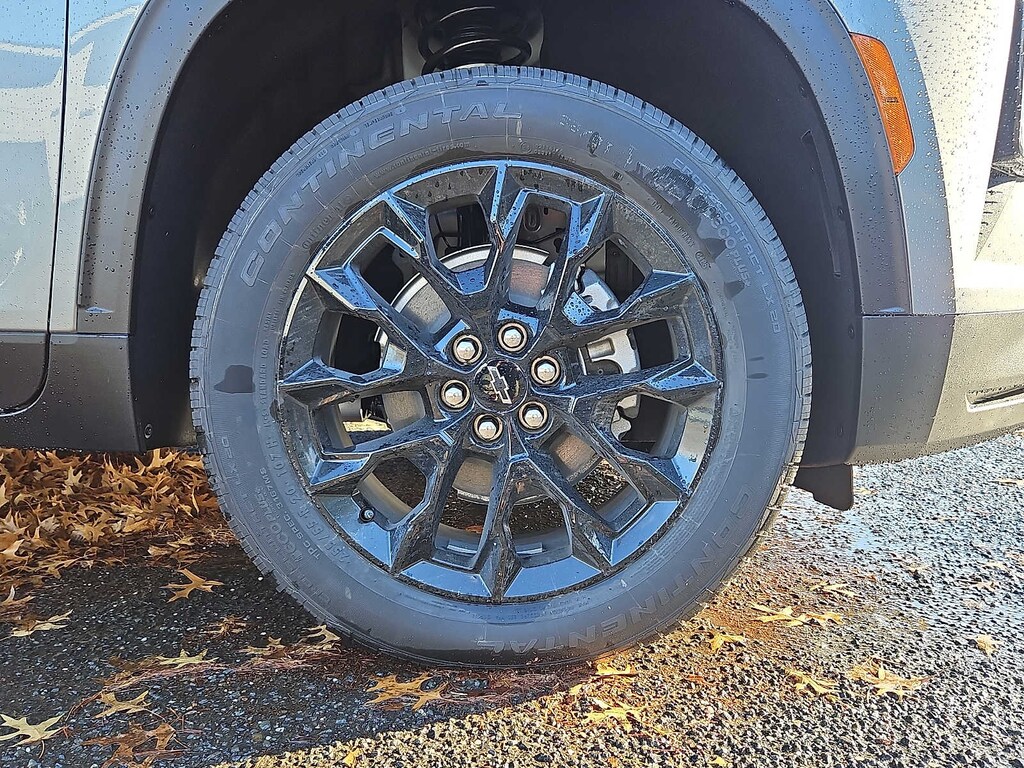 New 2026 Chevrolet Traverse AWD LT