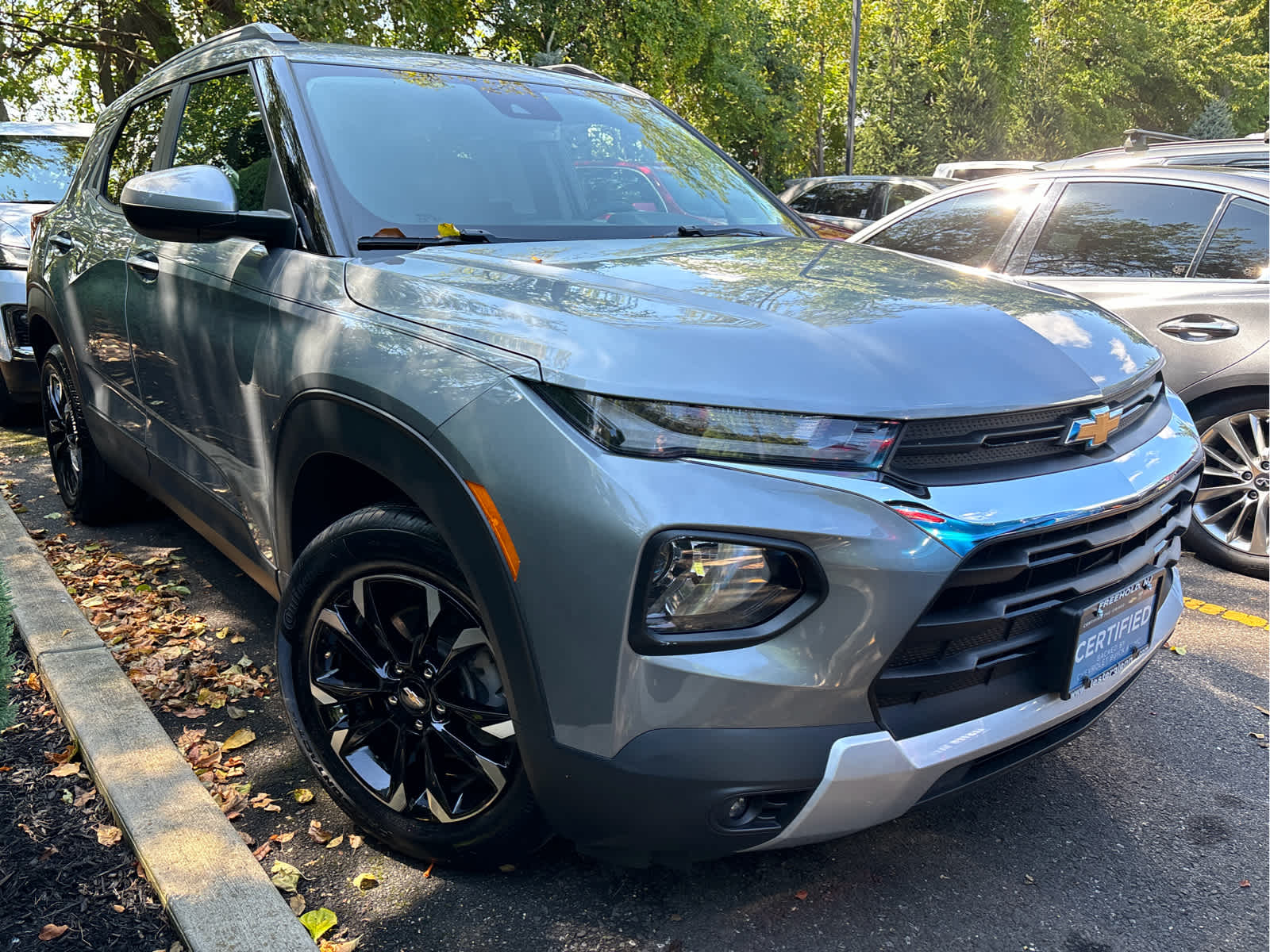 2023 Chevrolet Trailblazer LT photo 2
