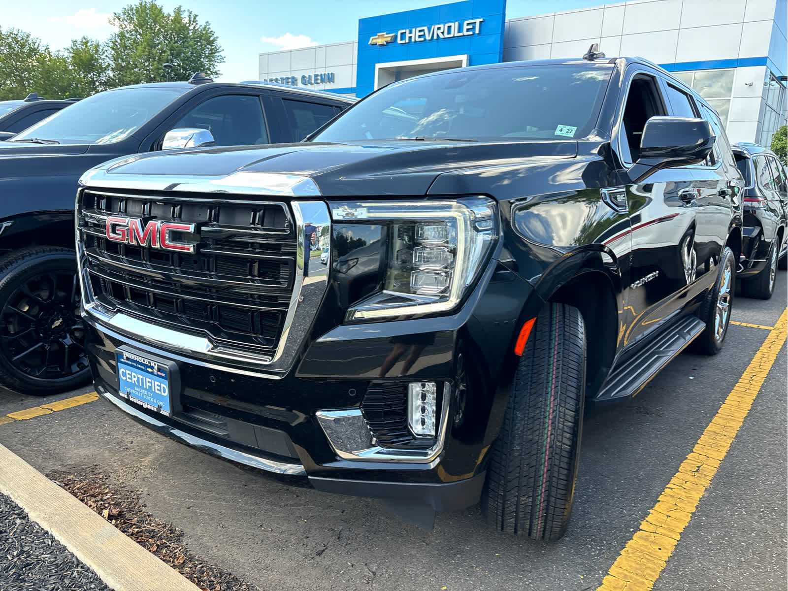 2022 Gmc Yukon SLE photo 3