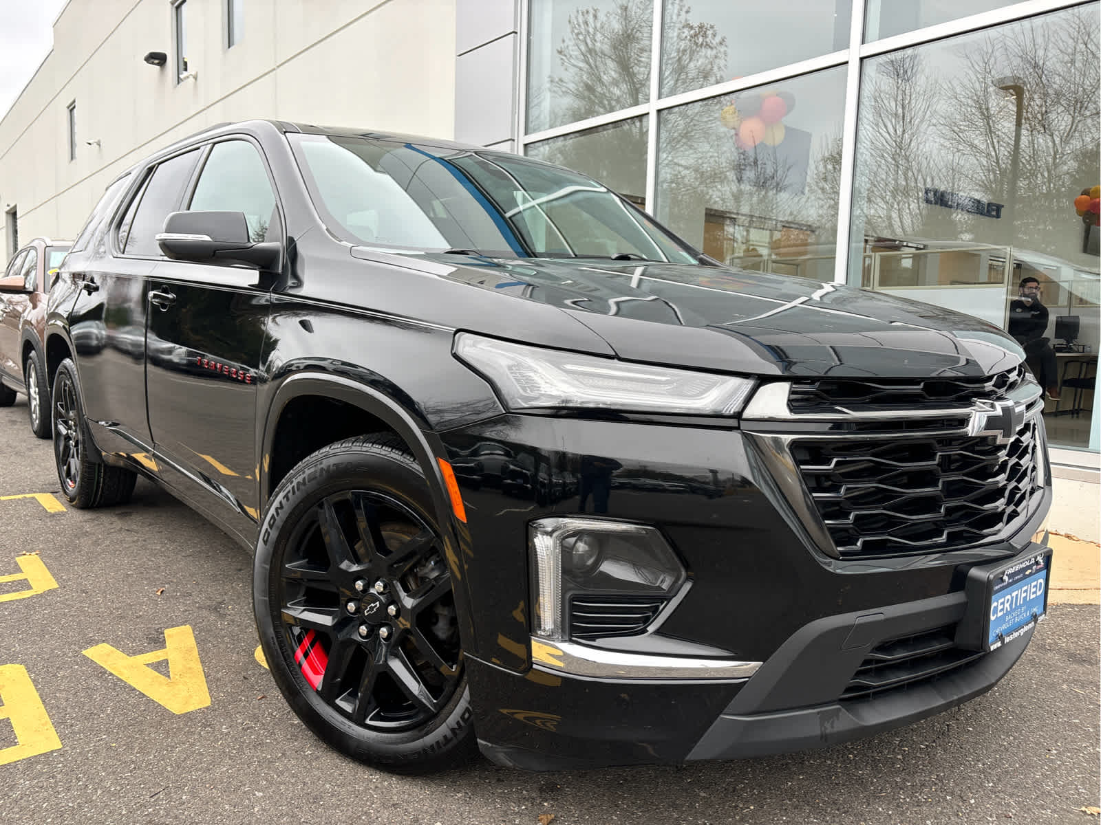 2023 Chevrolet Traverse Premier photo 2