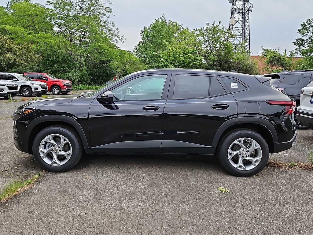 New 2026 Chevrolet Trax LS SUV