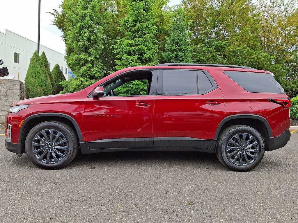 Used 2023 Chevrolet Traverse RS AWD