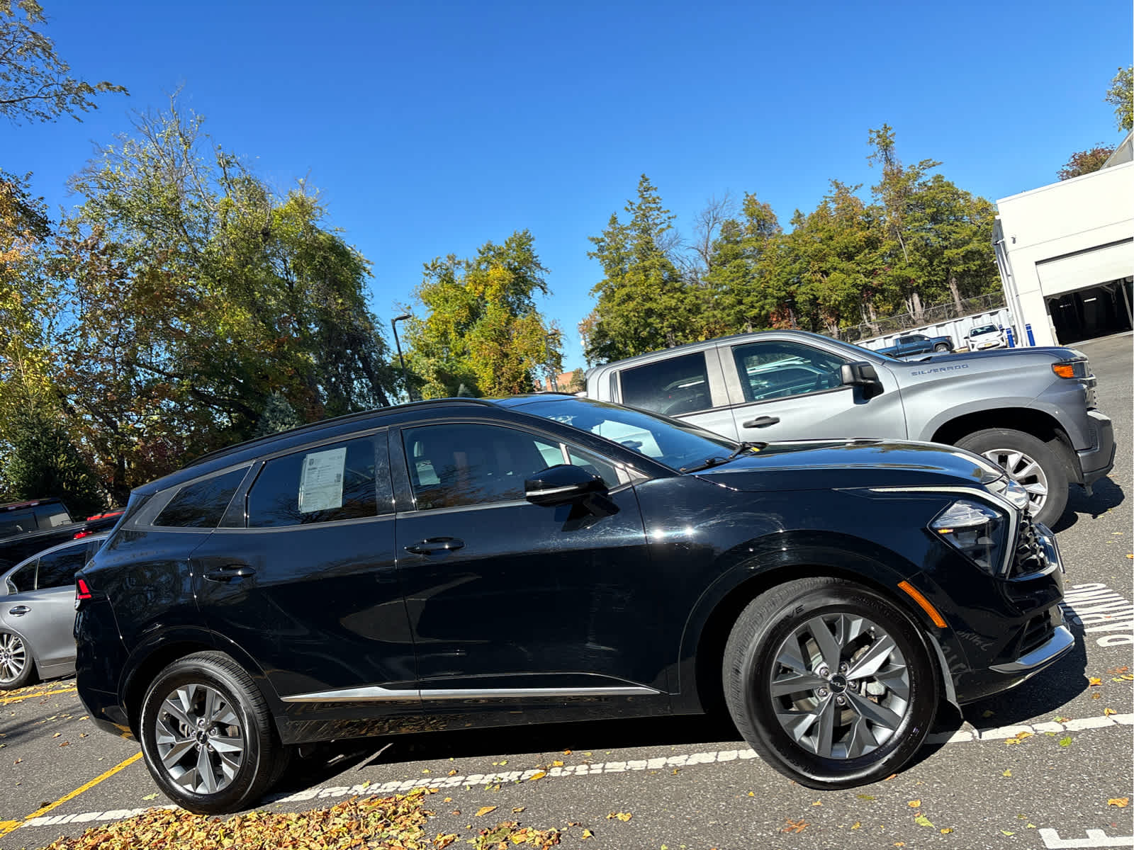 2023 Kia Sportage SX photo 2