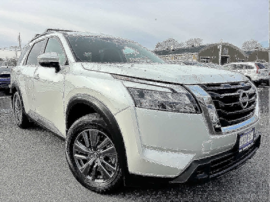 Used 2024 Nissan Pathfinder SV 4WD