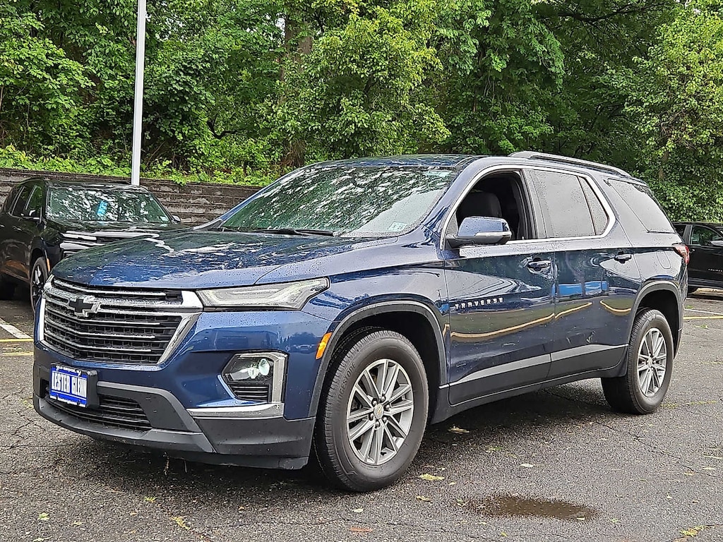 Used 2023 Chevrolet Traverse LT Cloth SUV
