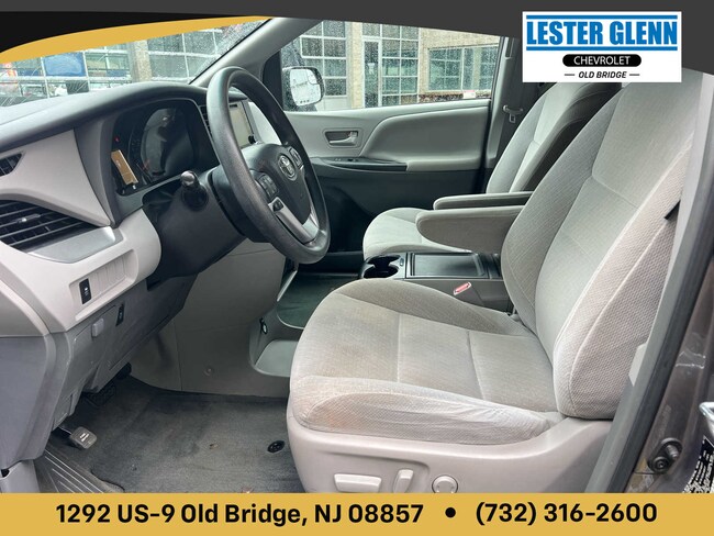 2017 Toyota Sienna LE 8 Passenger Minivan