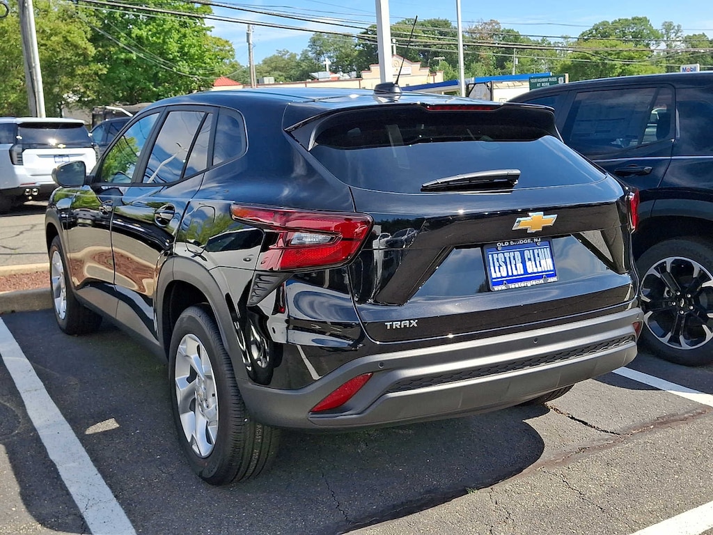 New 2026 Chevrolet Trax LS SUV
