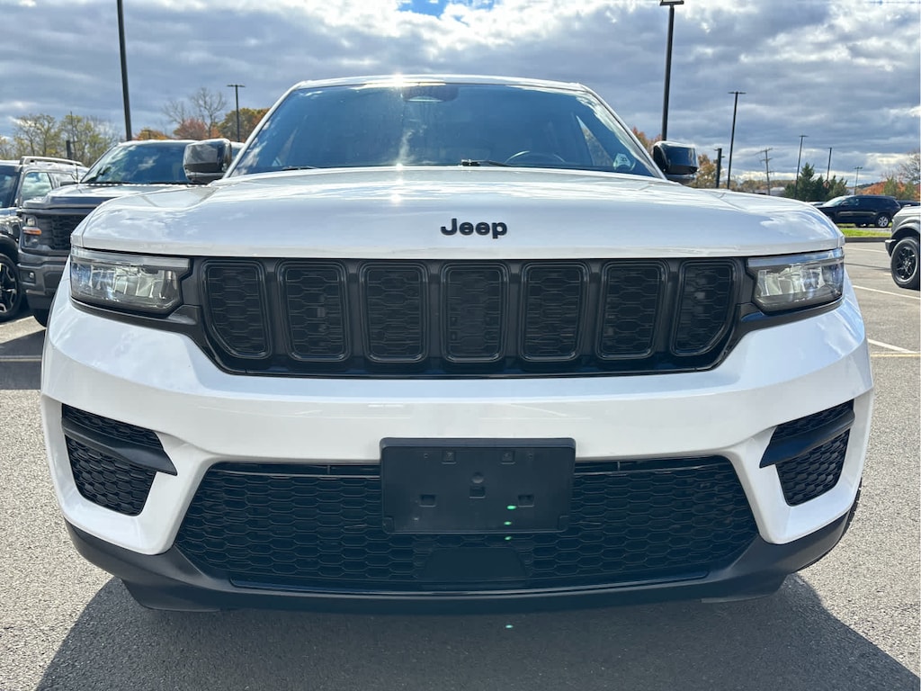 Used 2022 Jeep Grand Cherokee Altitude 4x4