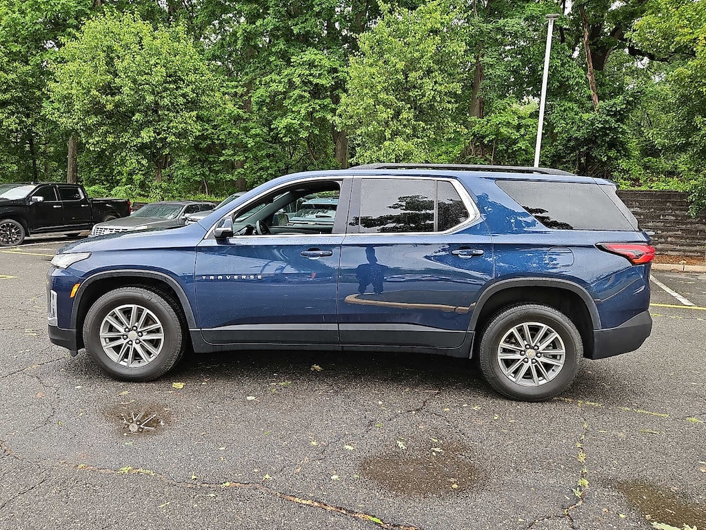 Used 2023 Chevrolet Traverse LT Cloth SUV