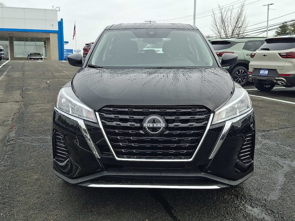 Used 2024 Nissan Kicks S