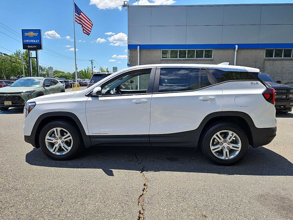 Used 2022 GMC Terrain SLE SUV