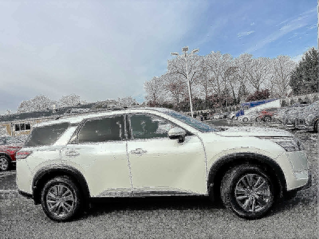 Used 2024 Nissan Pathfinder SV 4WD