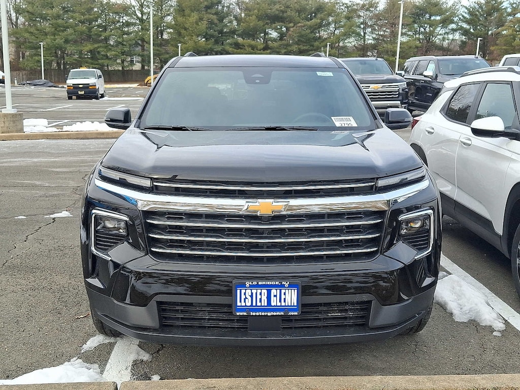 New 2026 Chevrolet Traverse FWD LT