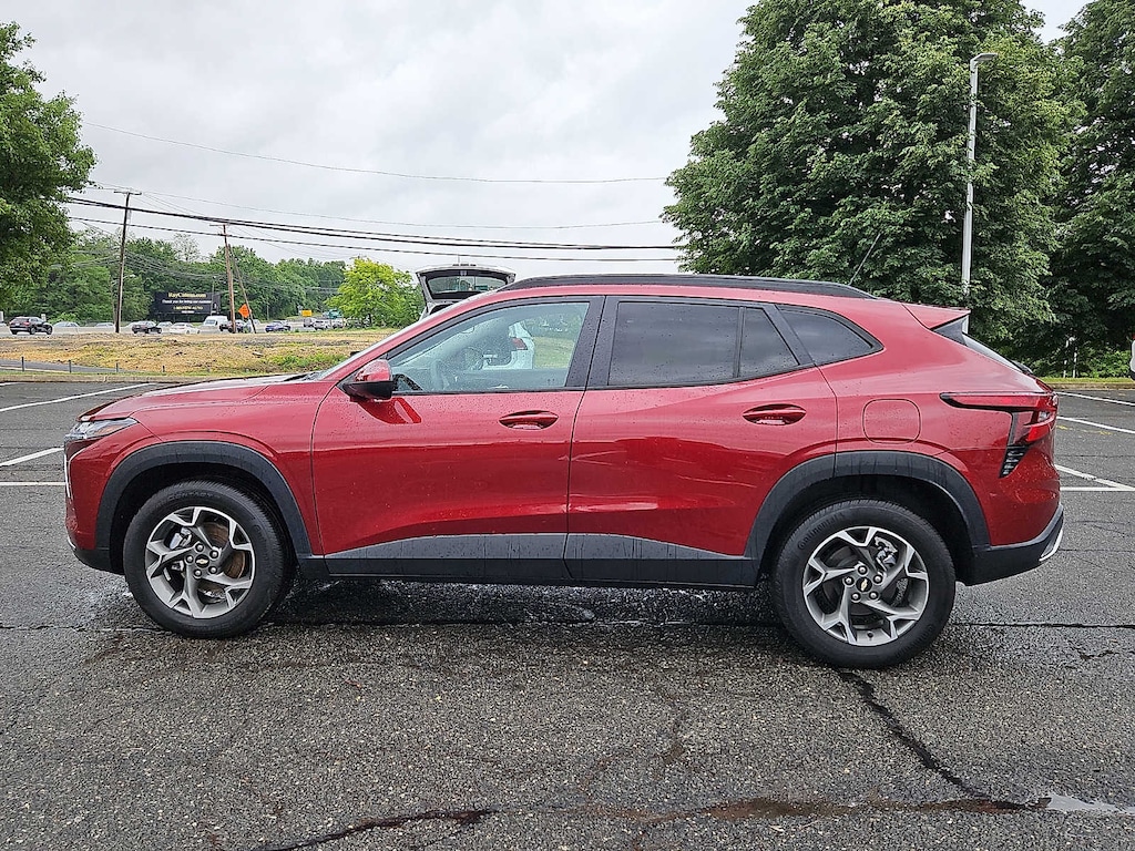 Used 2024 Chevrolet Trax LT SUV