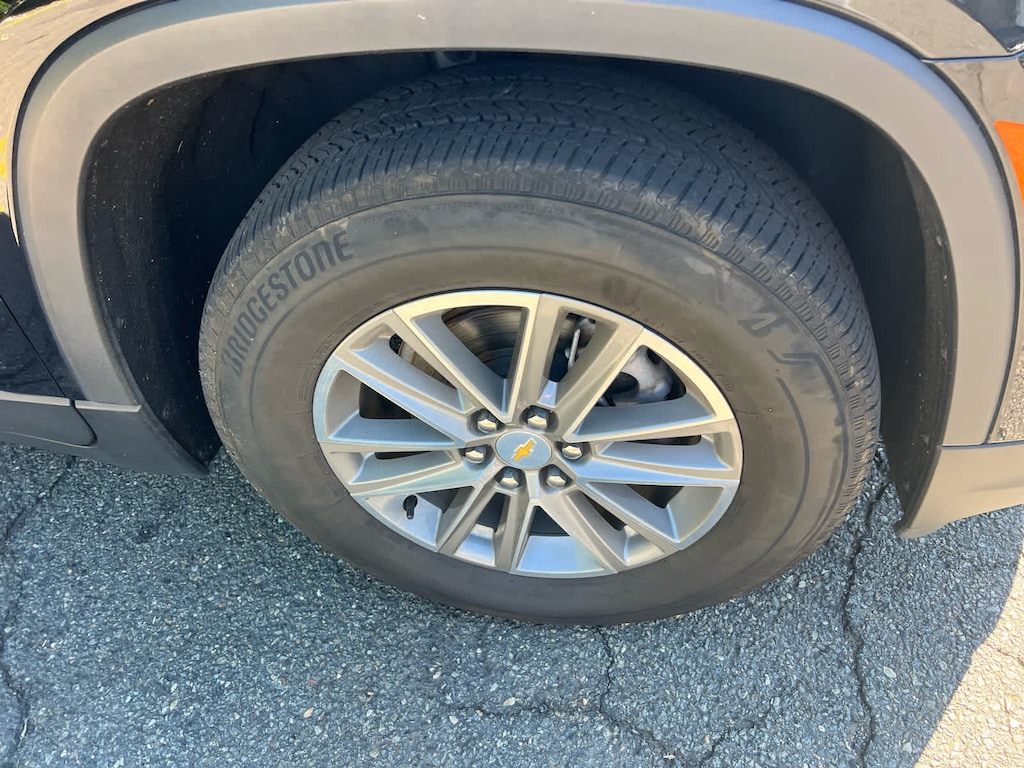 Used 2023 Chevrolet Traverse LT Cloth SUV