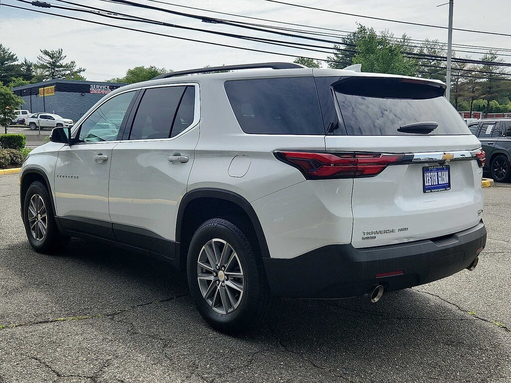 Used 2024 Chevrolet Traverse Limited LT Cloth SUV