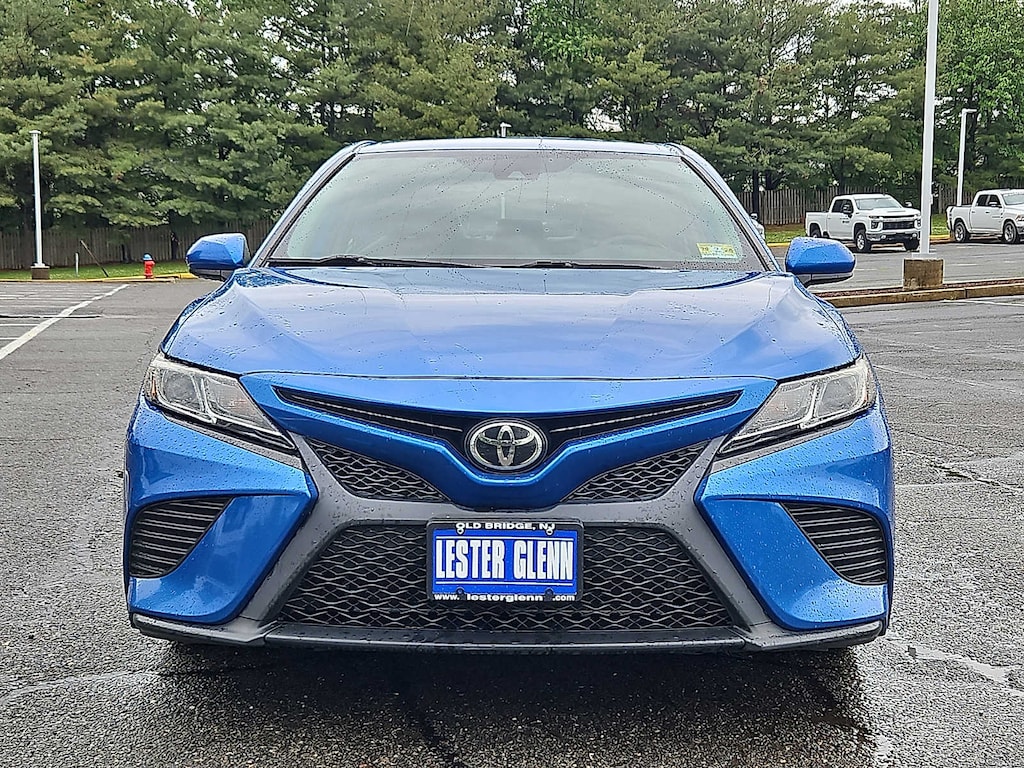 Used 2019 Toyota Camry SE Sedan
