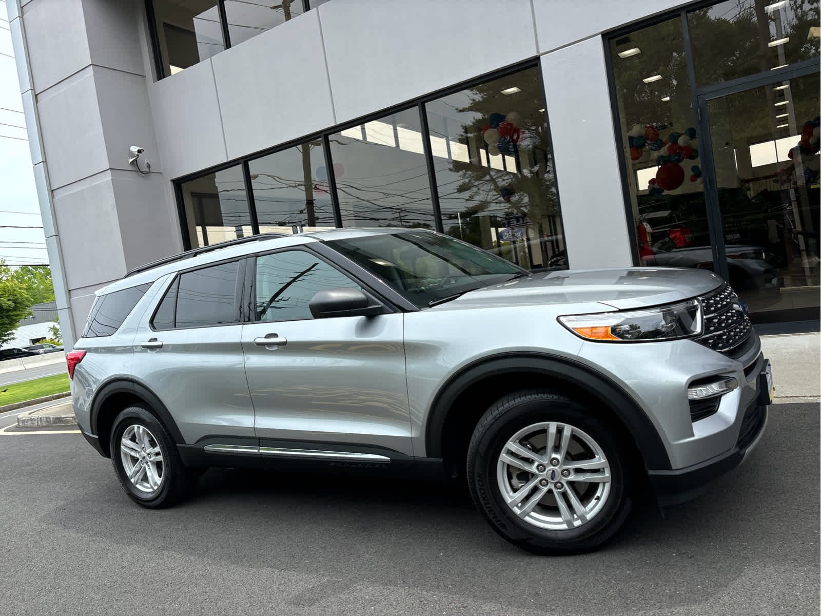 2022 Ford Explorer XLT photo 3