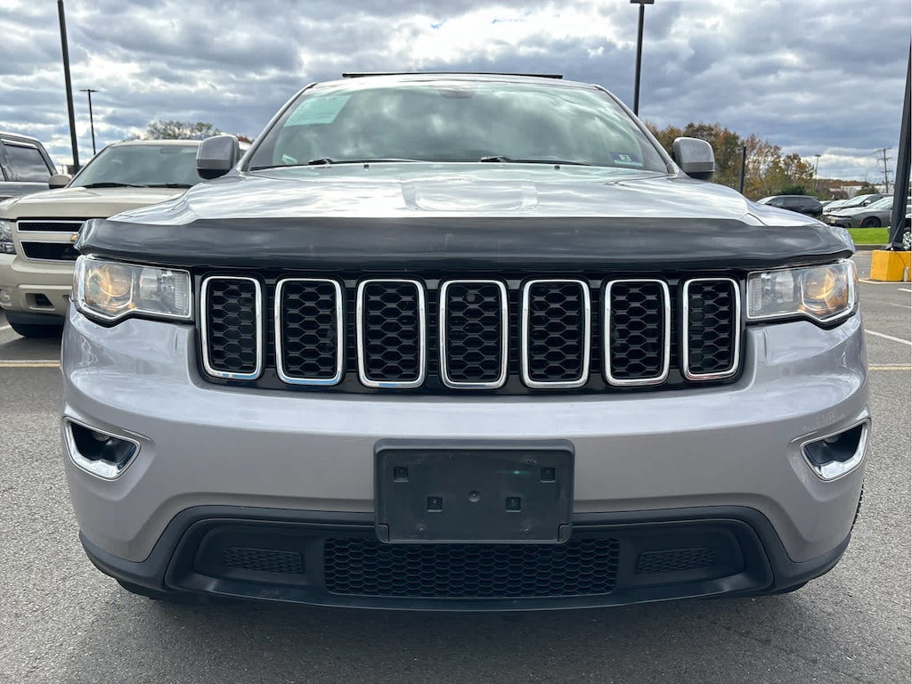 Used 2017 Jeep Grand Cherokee Laredo SUV