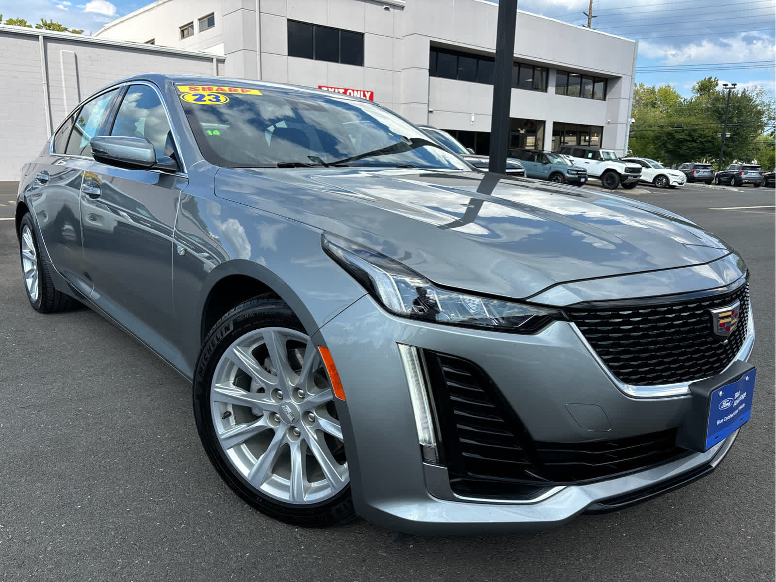2023 Cadillac CT5 Luxury photo 2