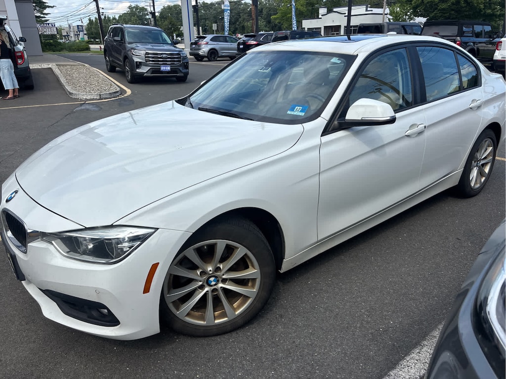 Used 2018 BMW 320i 320i xDrive Sedan