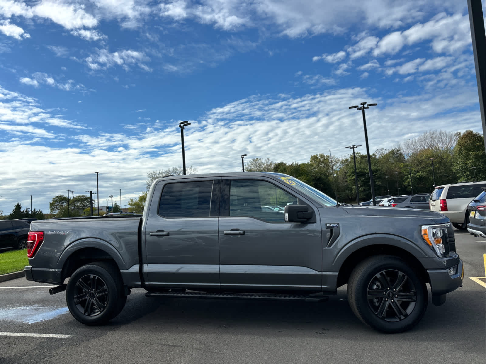 2022 Ford F-150 XLT photo 3