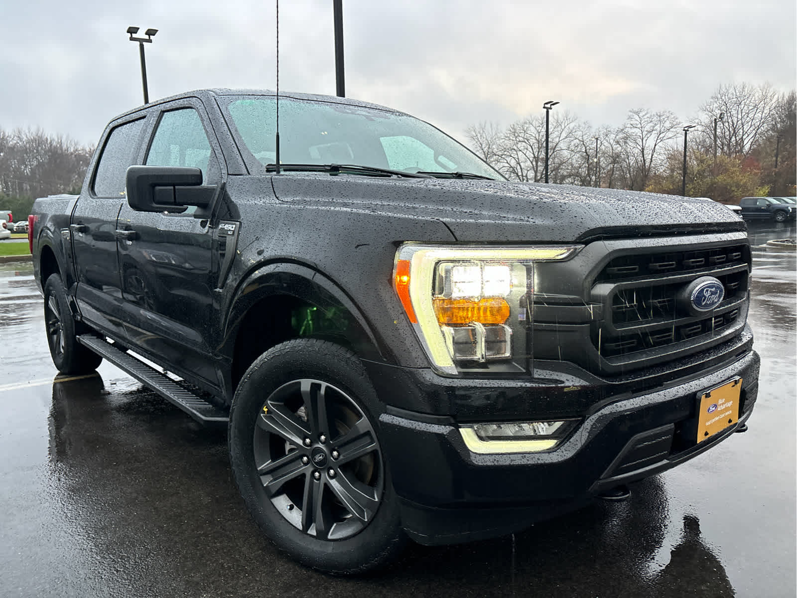 2023 Ford F-150 XLT photo 2