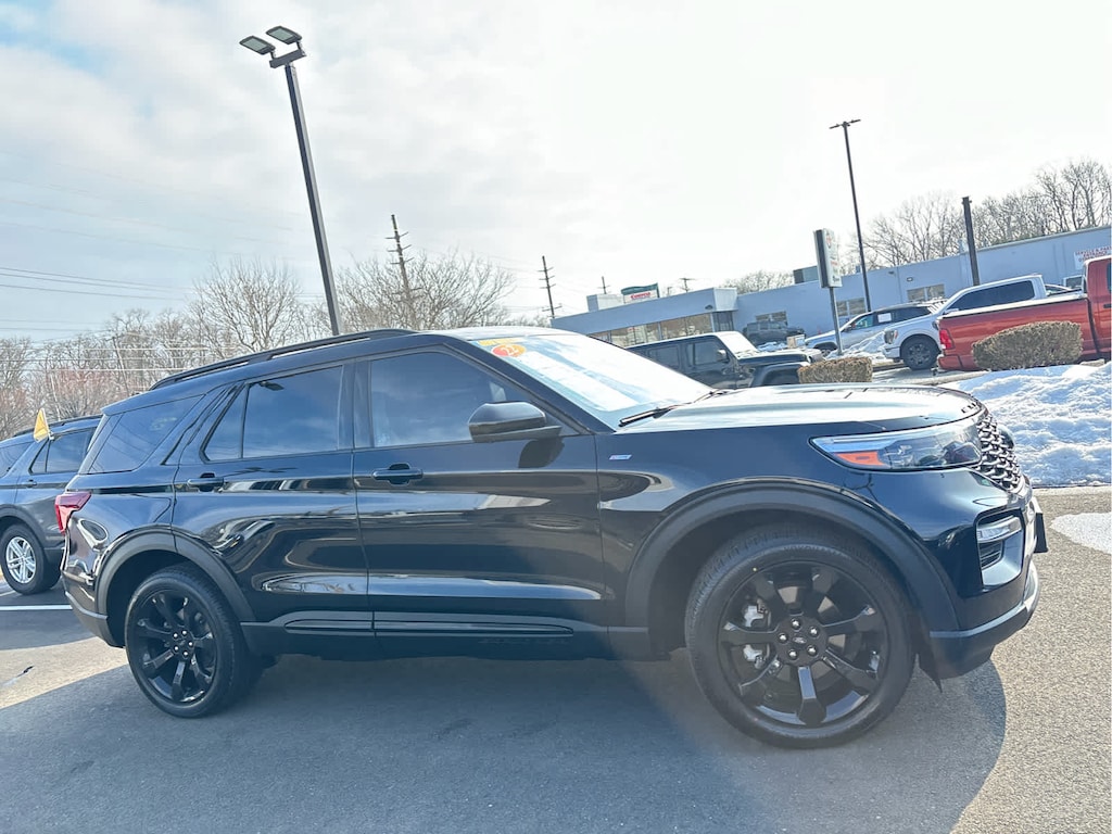 Certified 2022 Ford Explorer ST-Line SUV