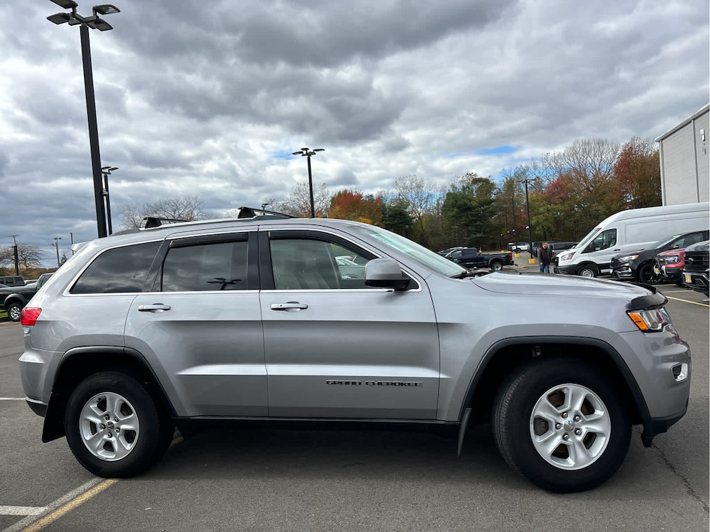 Used 2017 Jeep Grand Cherokee Laredo SUV