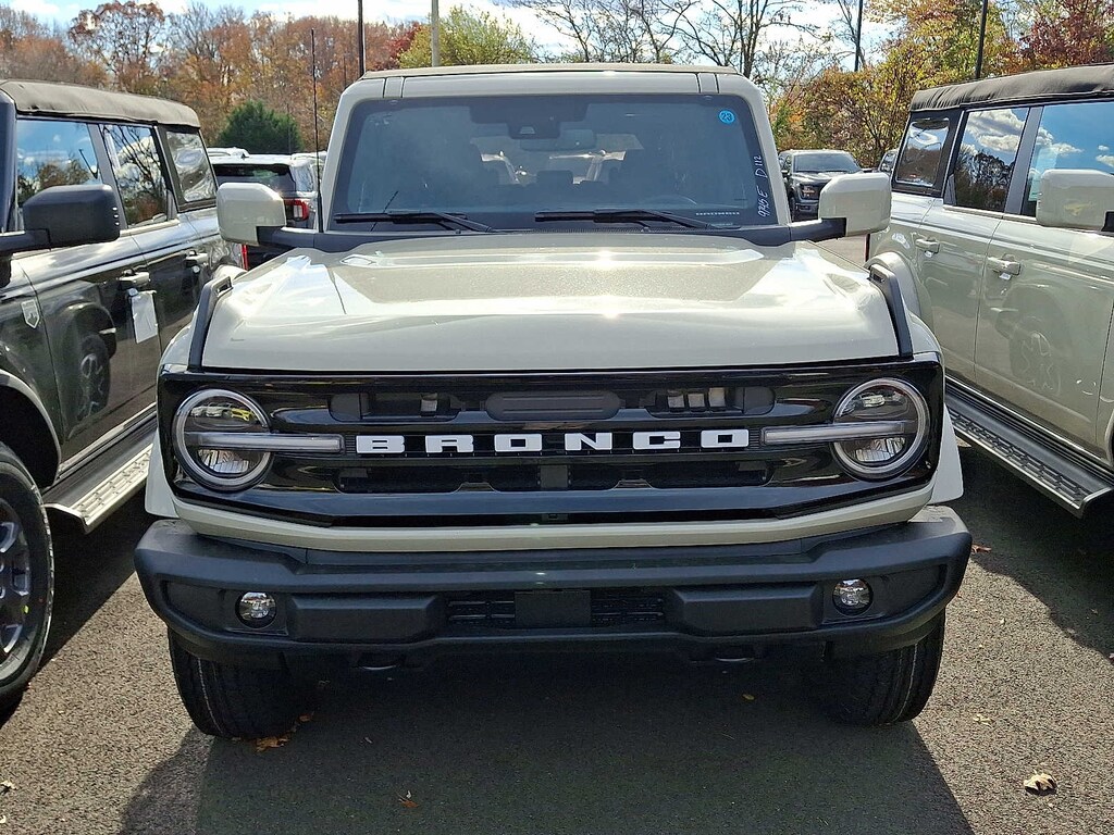 New 2025 Ford Bronco Outer Banks SUV