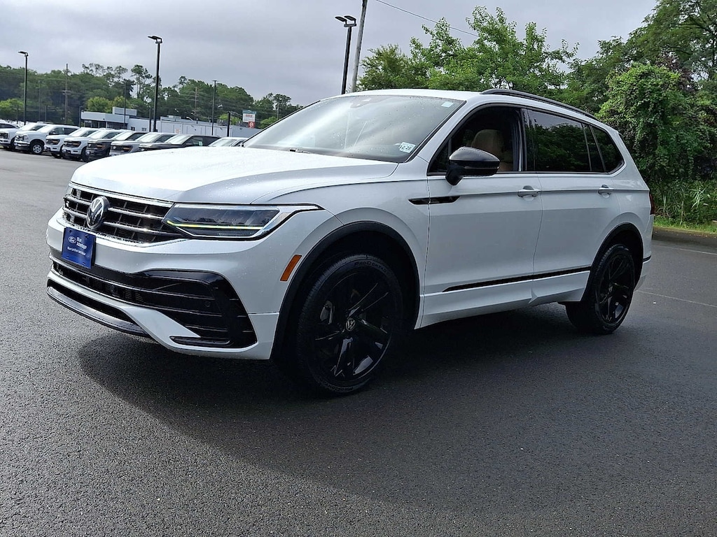 Used 2024 Volkswagen Tiguan SE R-Line Black SUV